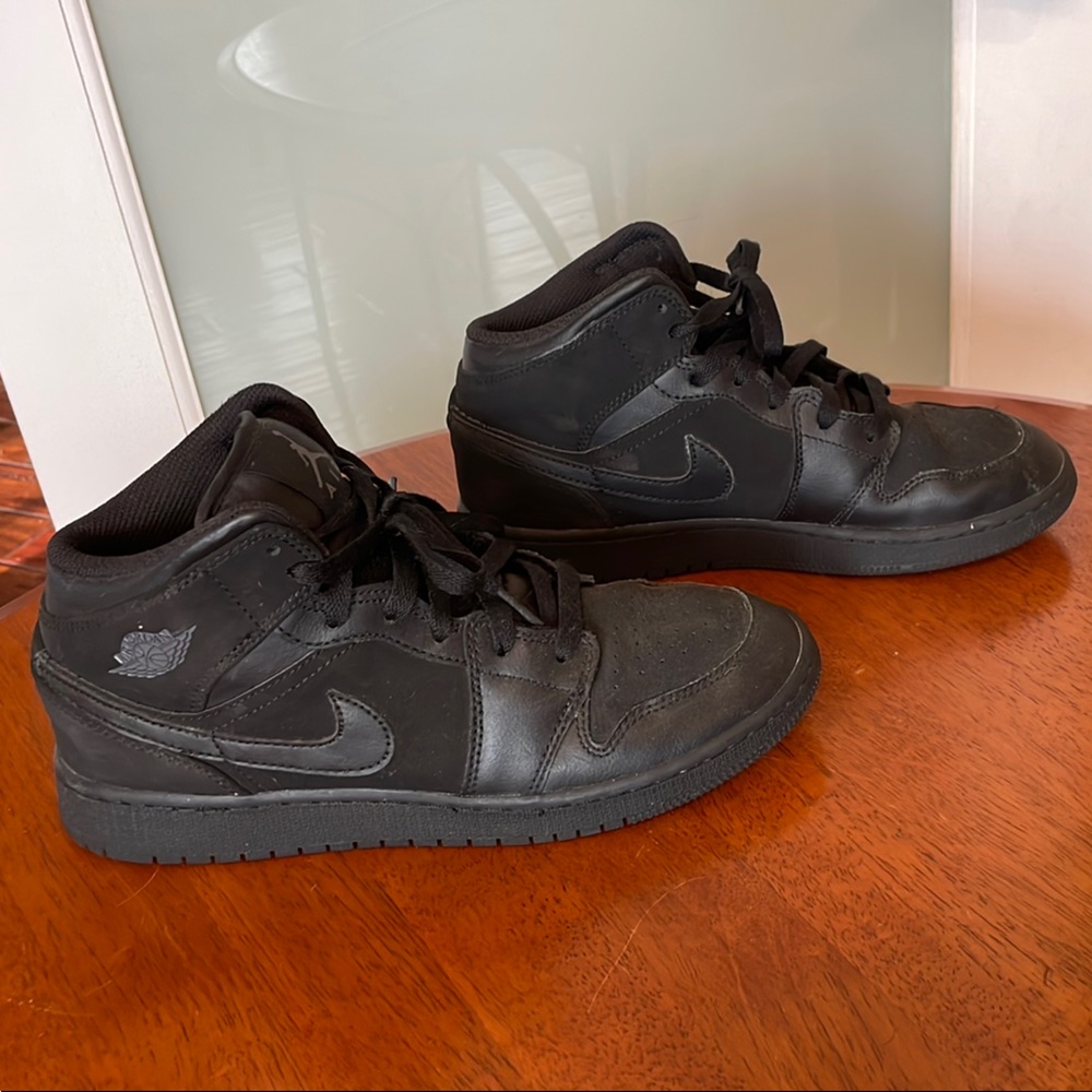 Black Jordan Sneakers